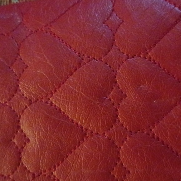 GUC Cute Old Navy Heart Quilted Wallet - Picture 10 of 11